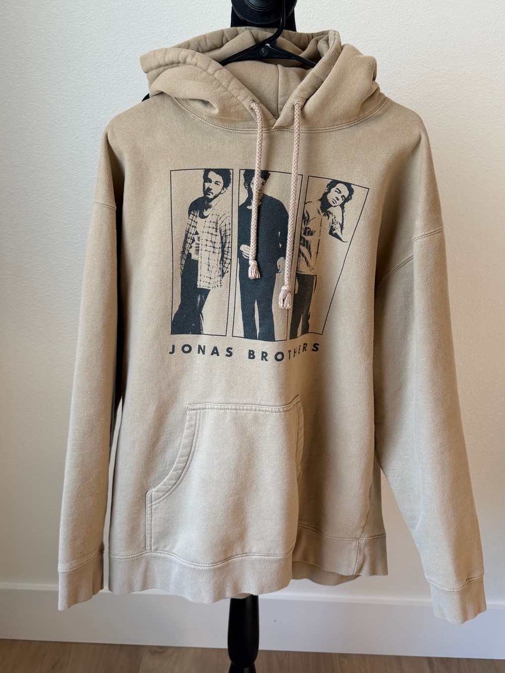 Jonas Brothers Tan Graphic Pullover Hoodie - The Tour 2023 Mens XL